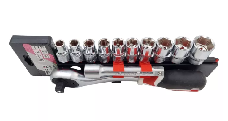 KOMPLET NASADEK Z GRZECHOTKĄ 1/2" 12 ELEMENTÓW YATO YT-38821