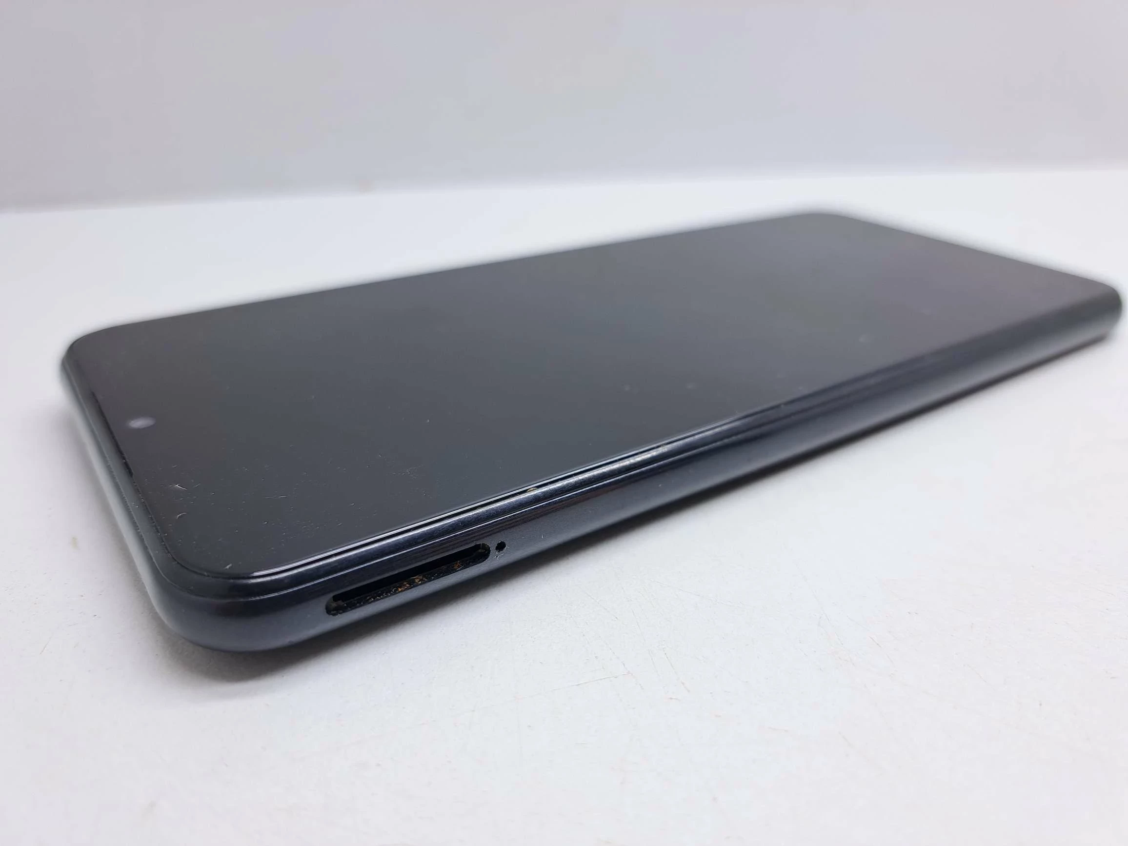 telefon-samsung-a23-5g-przekatna-ekranu-660