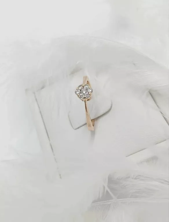 zloty-pierscionek-z-brylantem-p-585-material-15835-2