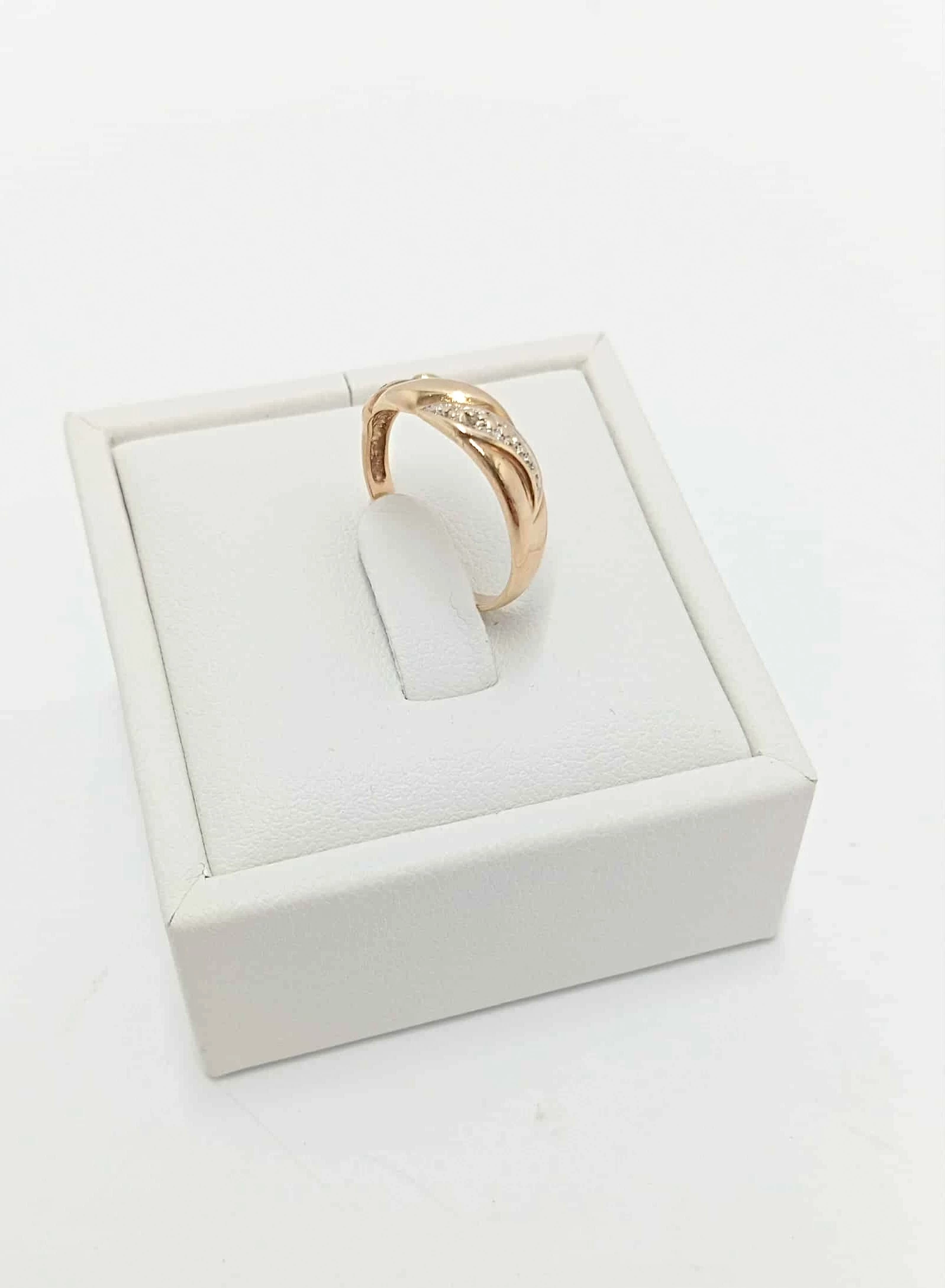 zloty-pierscionek-z-brylantem-p-333-marka-248811-1961818