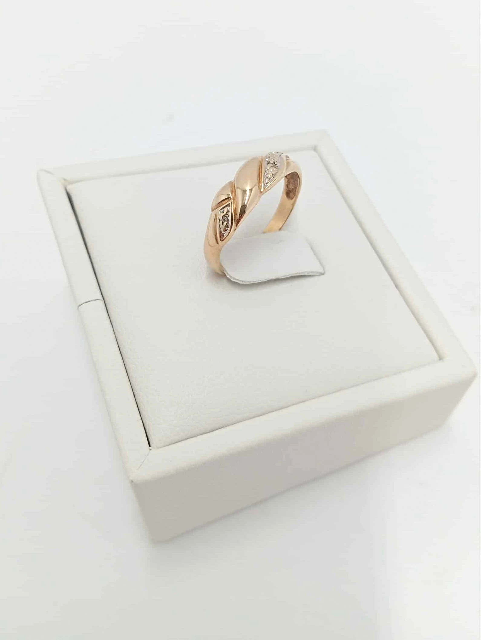 zloty-pierscionek-z-brylantem-p-333-kolor-249512-1647429