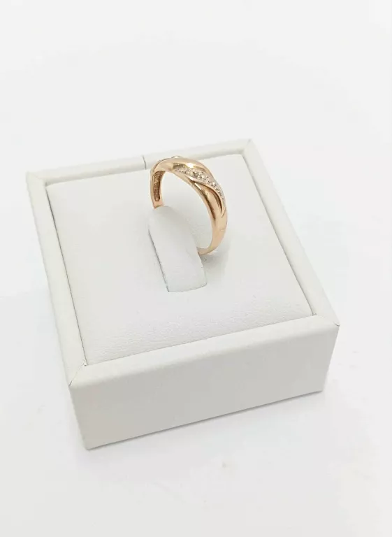 ZŁOTY PIERŚCIONEK Z BRYLANTEM P. 333