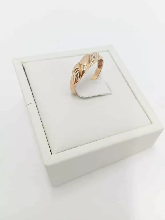 zloty-pierscionek-z-brylantem-p-333-kolor-249512-1647429