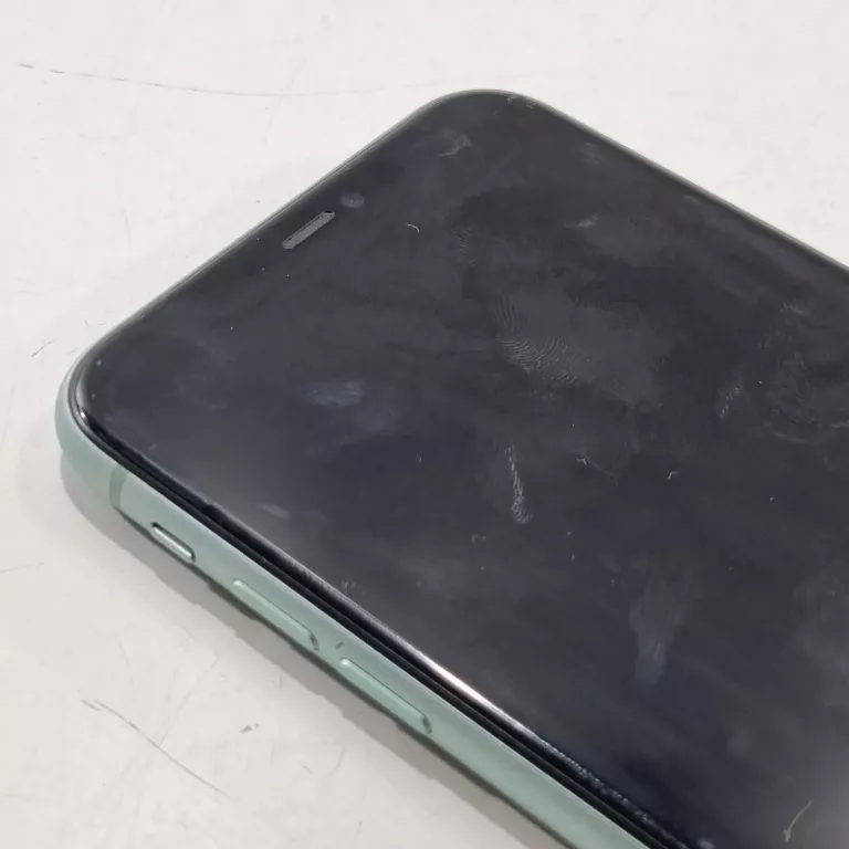 IPHONE 11 4 GB / 64 GB 4G AKU 76% PEKNIETY EKRAN PUD
