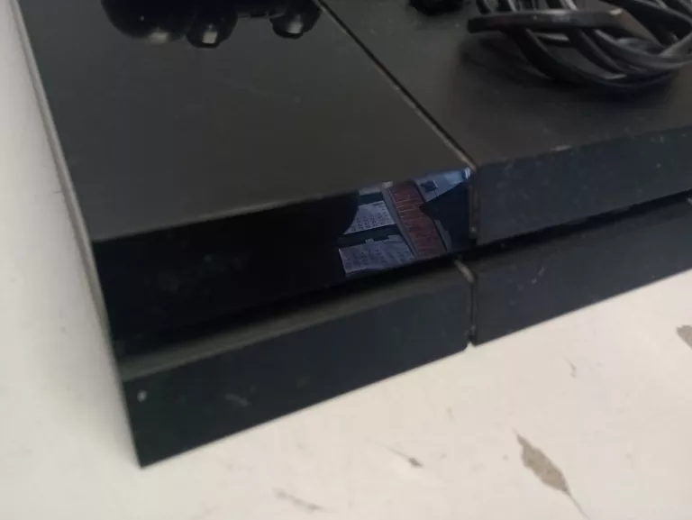 KONSOLA SONY PLAYSTATION 4 PS4 500GB CUH-1004A