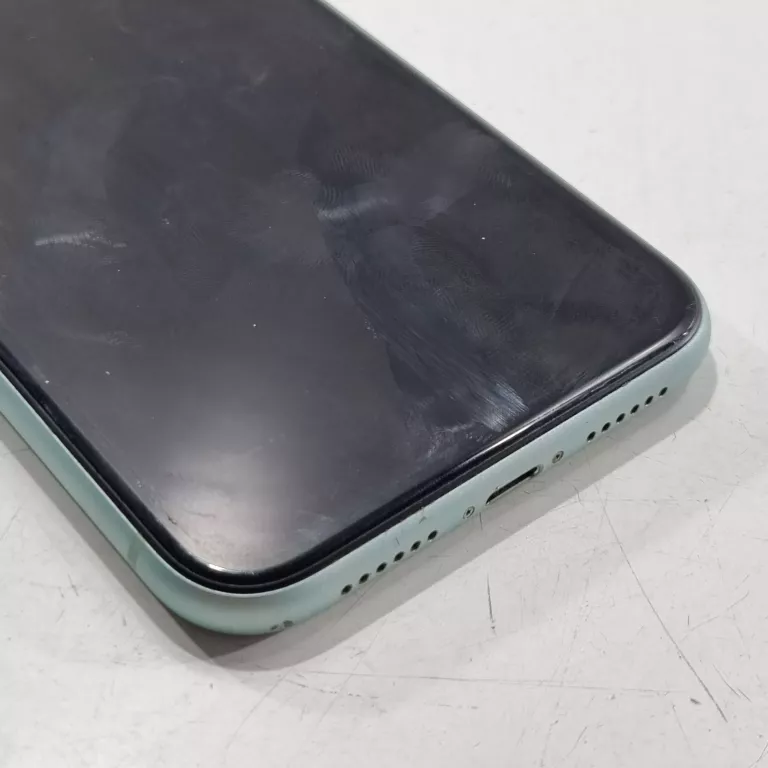 IPHONE 11 4 GB / 64 GB 4G AKU 76% PEKNIETY EKRAN PUD