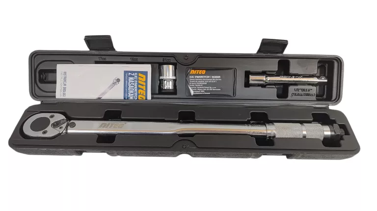 KLUCZ DYNAMOMETRYCZNY Z NASADKAMI NITEO TW330-21