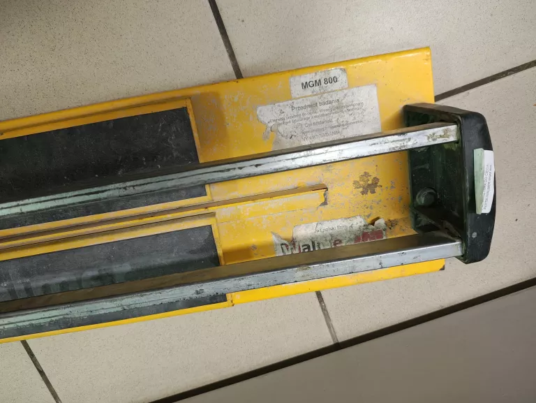 MASZYNKA DO CIĘCIA PŁYTEK WALMER MGM 800