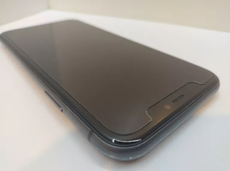 TELEFON IPHONE 11 64GB  + KABEL + ETUI