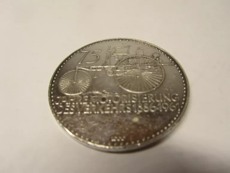 srebrny-medal-75-lat-daimler-benz-jahre-1886-1961-1000-gornoslaska-37a-kalisz-sj
