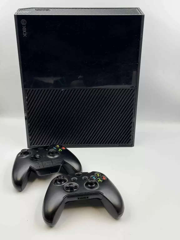 KONSOLA XBOX ONE 1540 + 2 PADY+ OKABLOWANIE