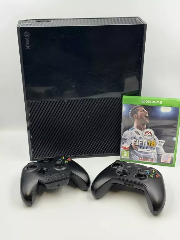 KONSOLA XBOX ONE 1540 + 2 PADY+ OKABLOWANIE
