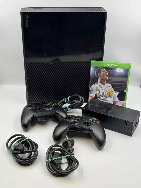KONSOLA XBOX ONE 1540 + 2 PADY+ OKABLOWANIE