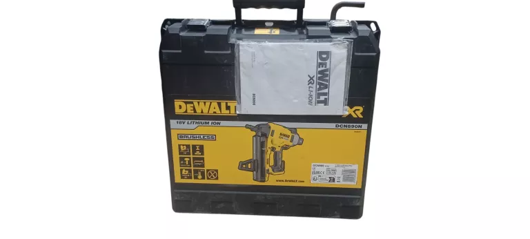 GWOŹDZIARKA DEWALT DCN890 OSADZAK 18V + 2XAKUMULATOR/ ŁADOWARKA