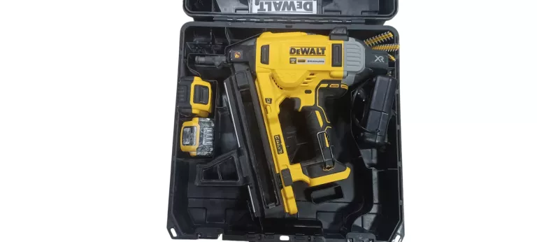 GWOŹDZIARKA DEWALT DCN890 OSADZAK 18V + 2XAKUMULATOR/ ŁADOWARKA