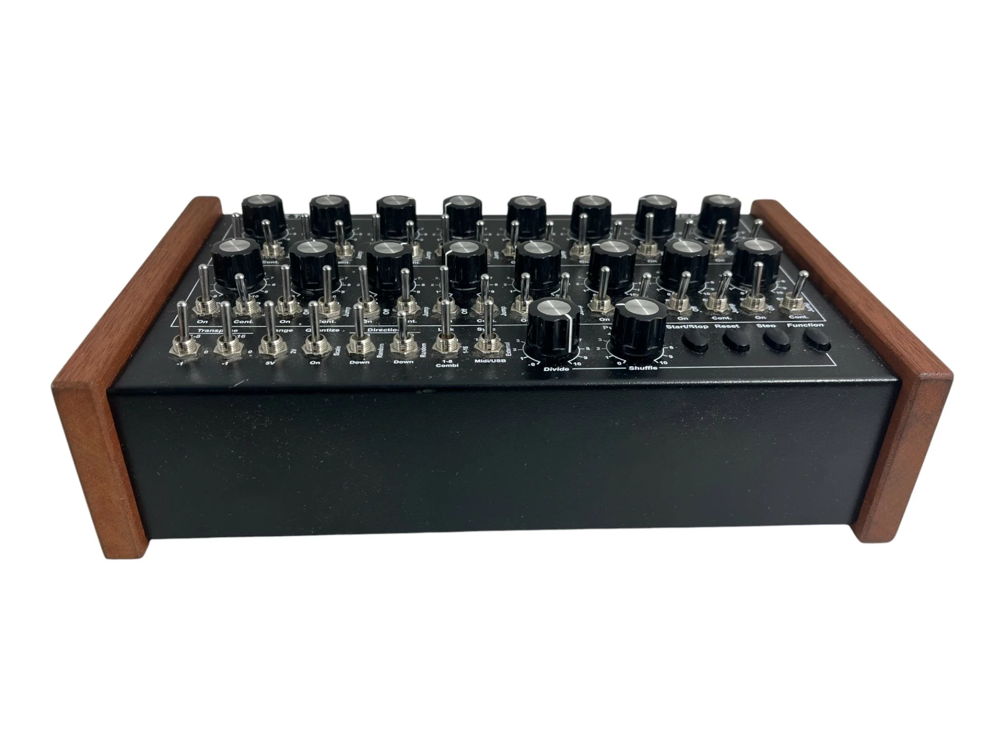 analogowy-sekwencer-krokowy-doepfer-dark-time-sequencer-w-box-kod-producenta-dodarkt