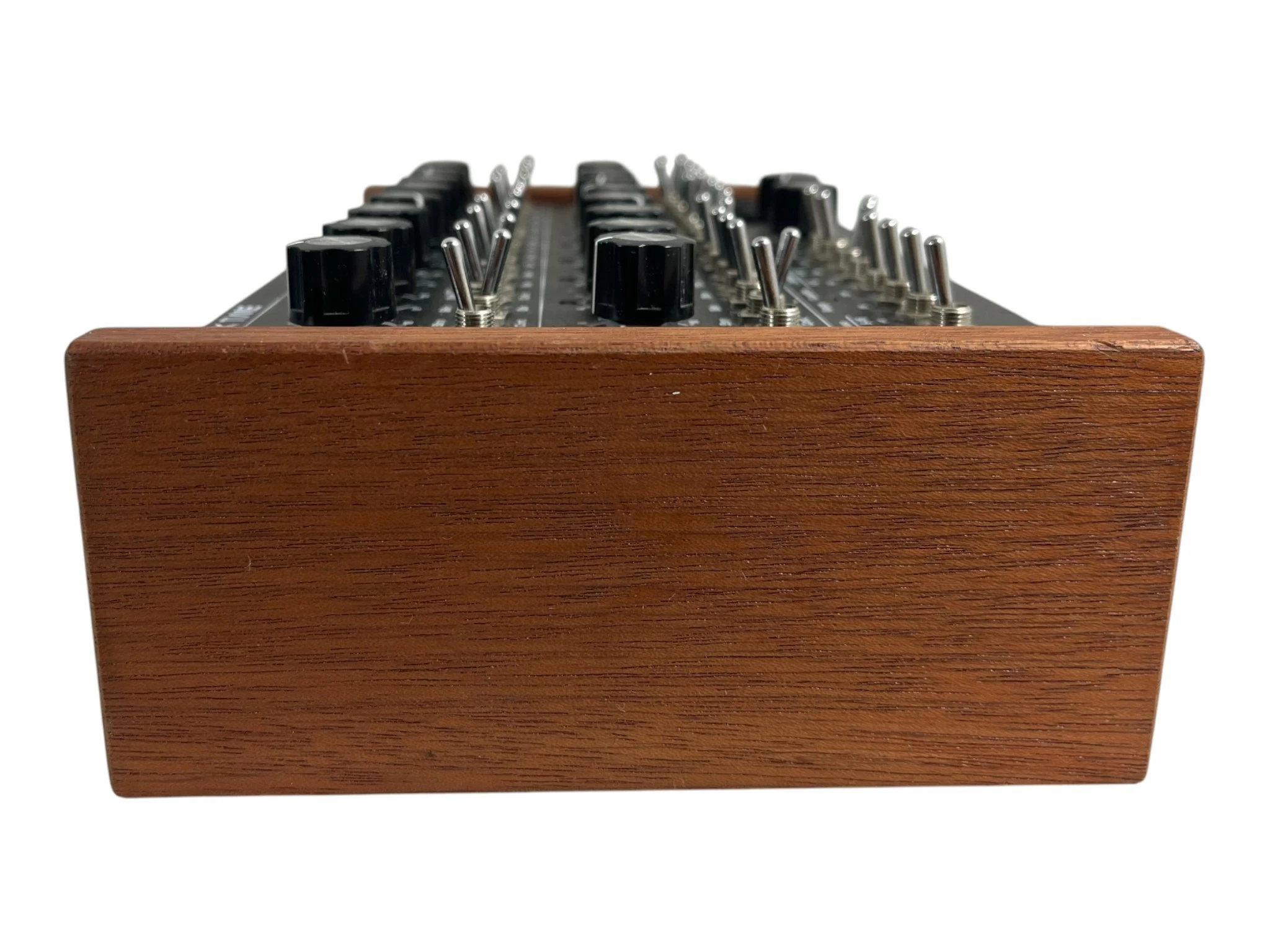 analogowy-sekwencer-krokowy-doepfer-dark-time-sequencer-w-box-model-dark-time-red