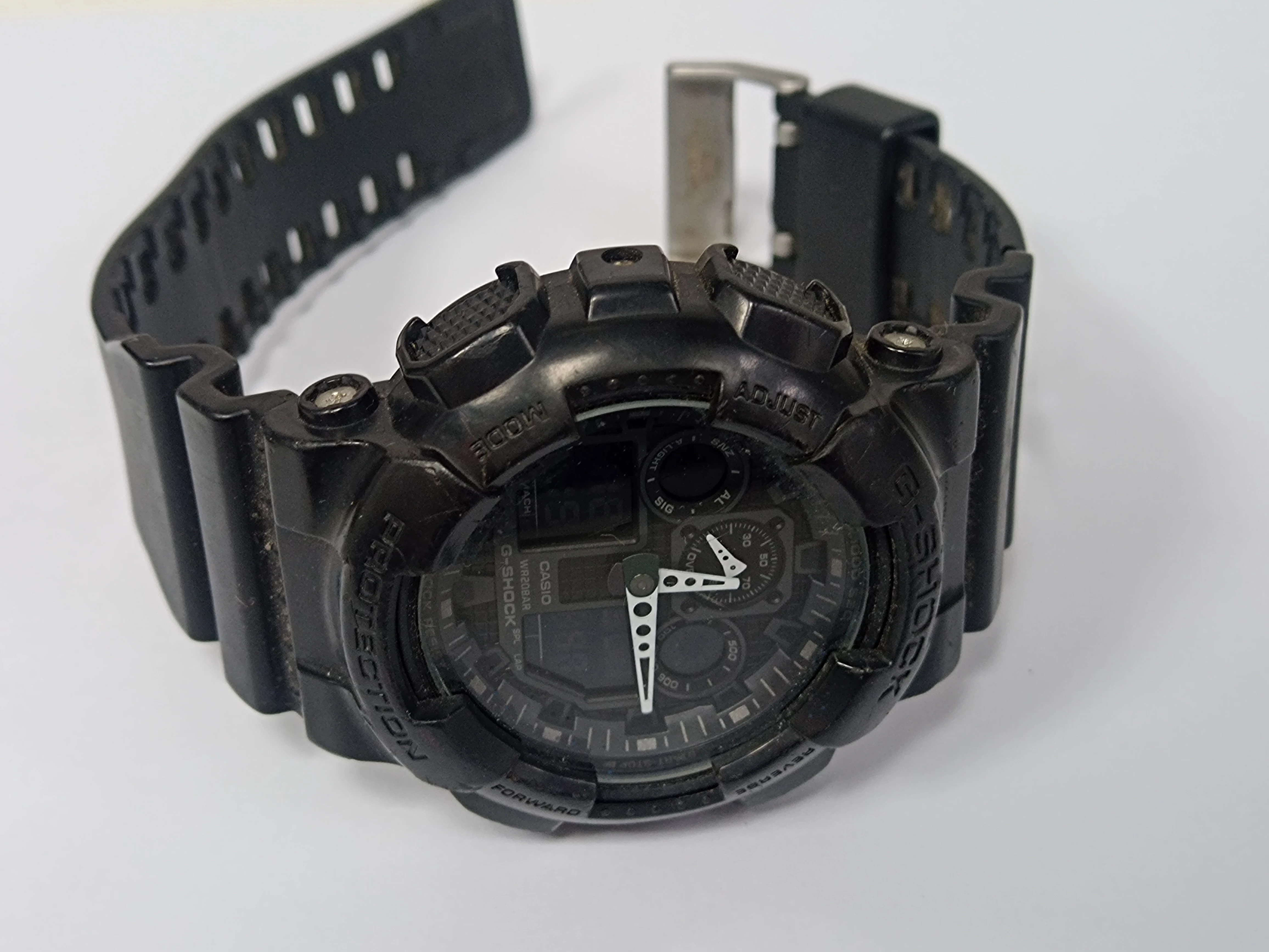 zegarek-meski-casio-g-shock-ga-100-ksztalt-koperty-129223-2