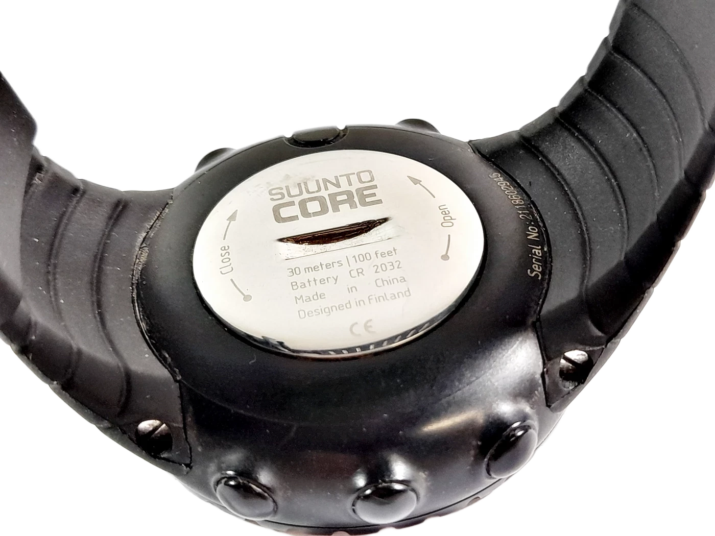 tradycyjny-zegarek-outdoorowy-suunto-core-regular-black-wr30-stan-11323-2