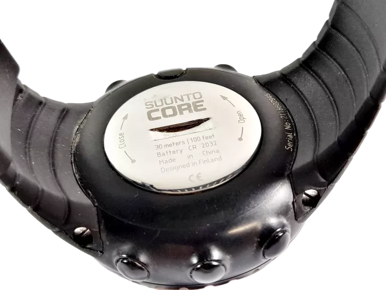 tradycyjny-zegarek-outdoorowy-suunto-core-regular-black-wr30-stan-11323-2