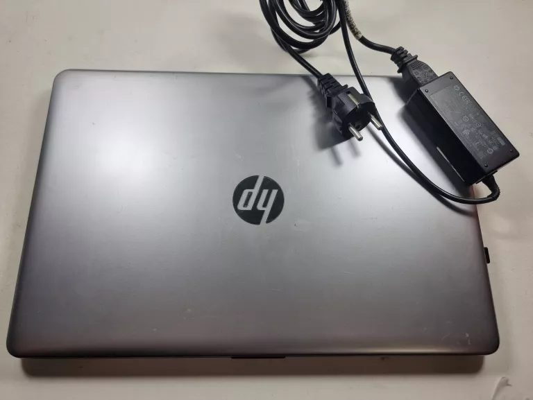 LAPTOP HP 3168NGW 15,6 " INTEL CORE I3 4 GB / 100 GB SZARY