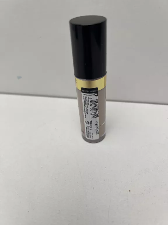 KOREKTOR Z APLIKATOREM KRYJĄCY EVELINE COSMETICS