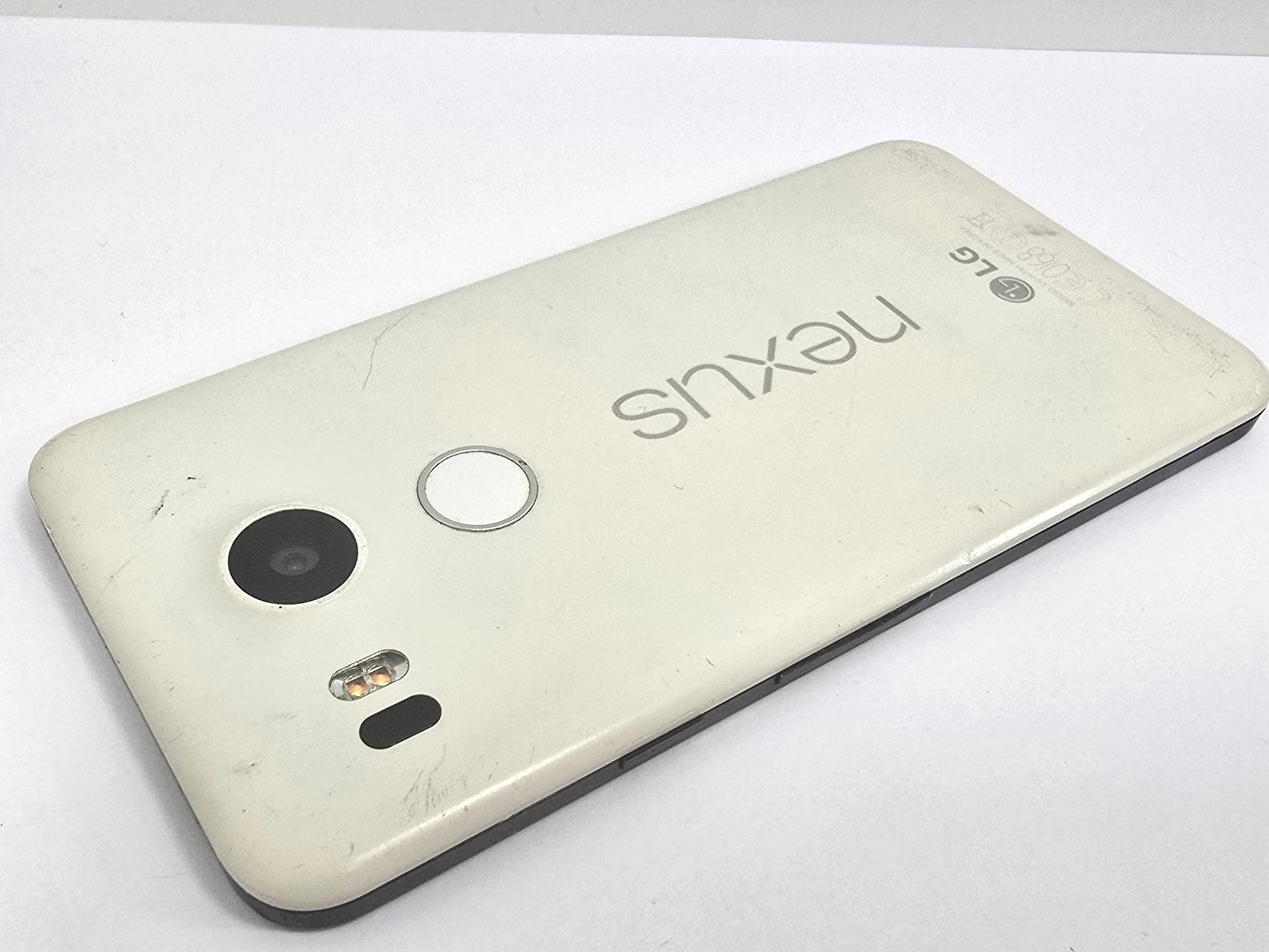 telefon-lg-nexus-5x-przekatna-ekranu-520