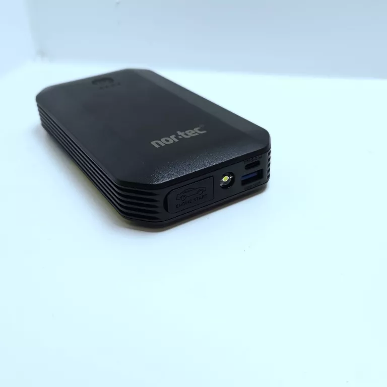 WIELOFUNKCYJNE URZĄDZENIE ROZRUCHOWE NOR-TEC 7200 MAH