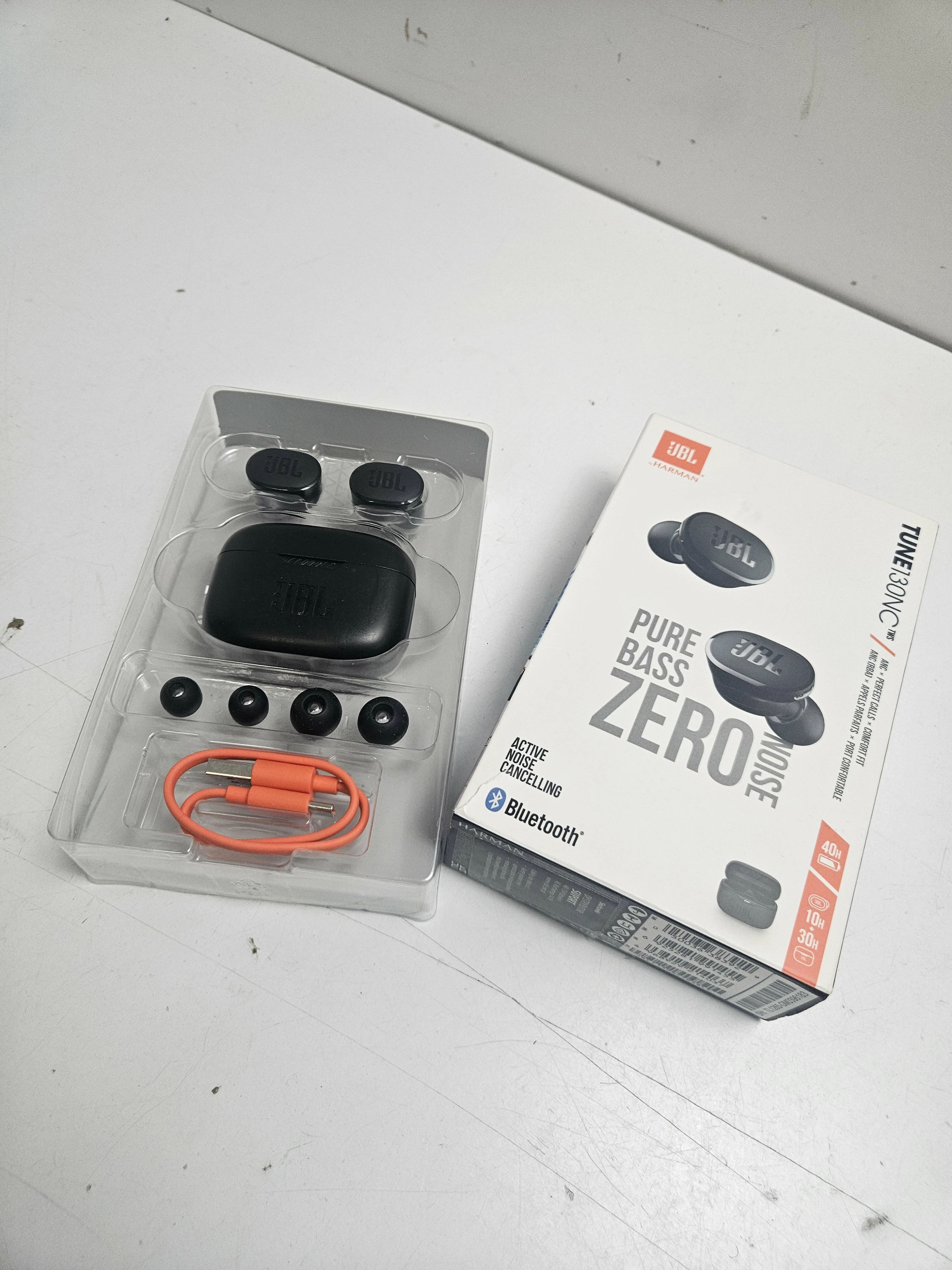 sluchawki-bluetooth-jbl-tune-130-nc-tws-kasprowicza-8-lidzbark