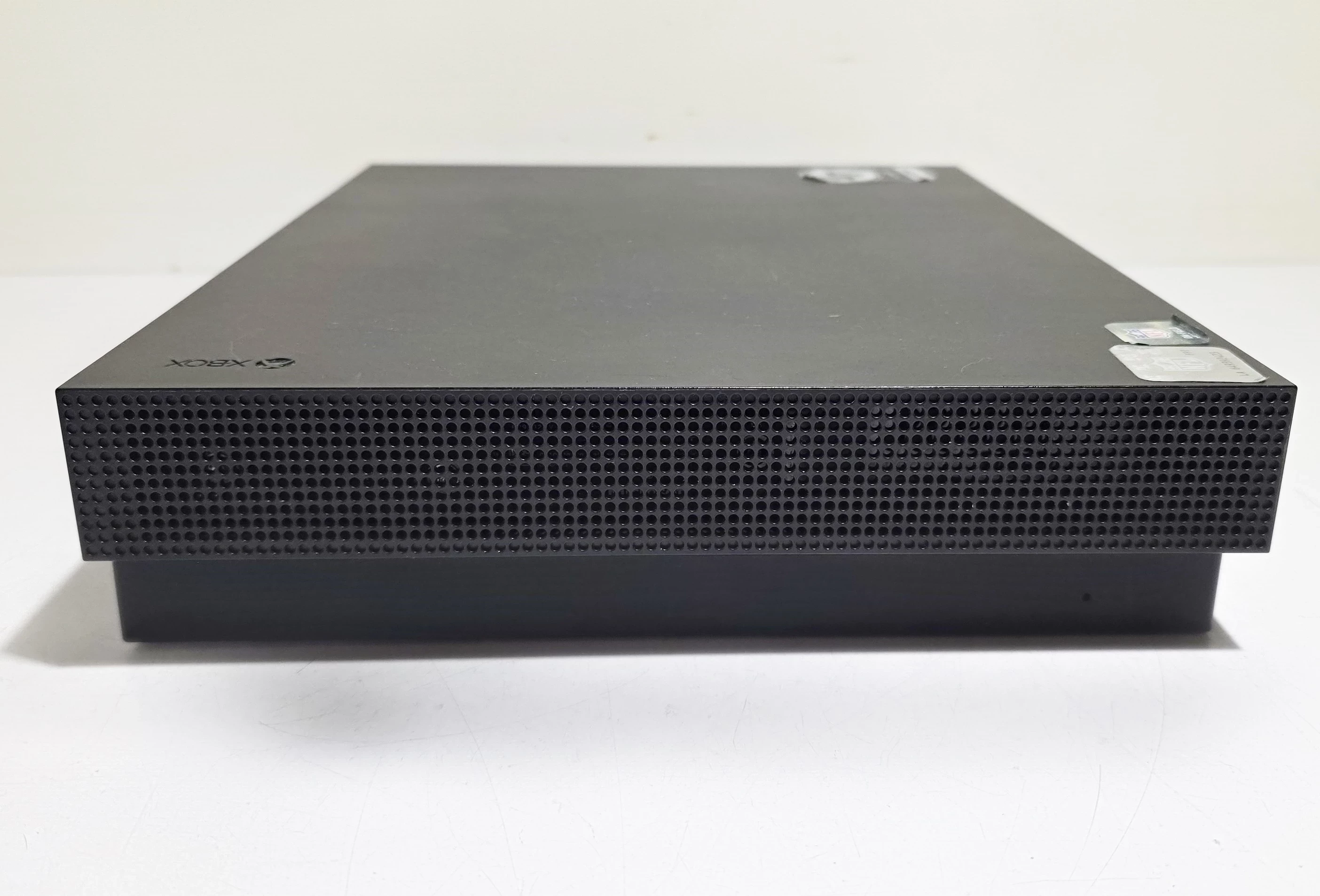 konsola-xbox-one-x-1t-m1787-kod-producenta-cyv-00057