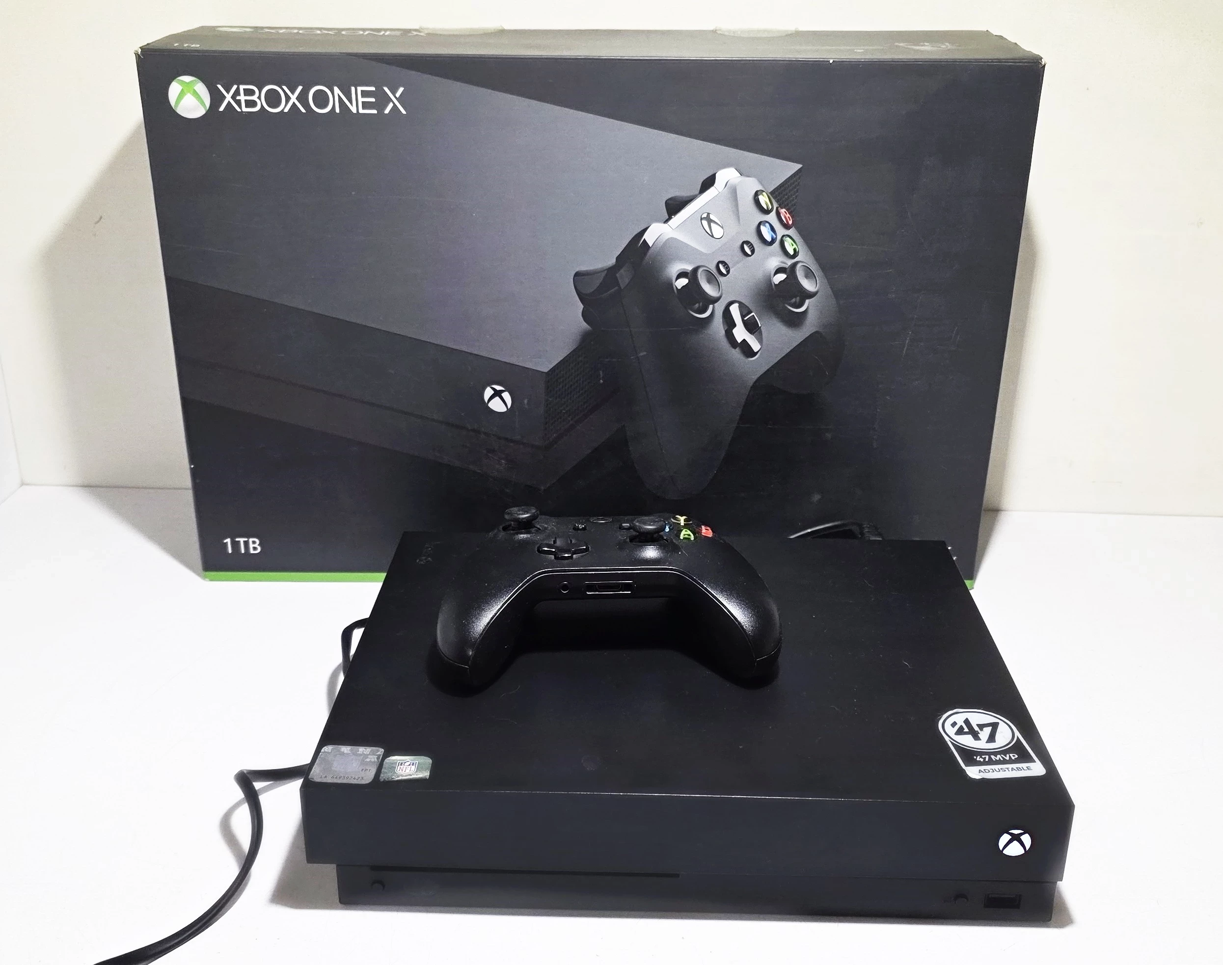 konsola-xbox-one-x-1t-m1787-ean-gtin-889842485349