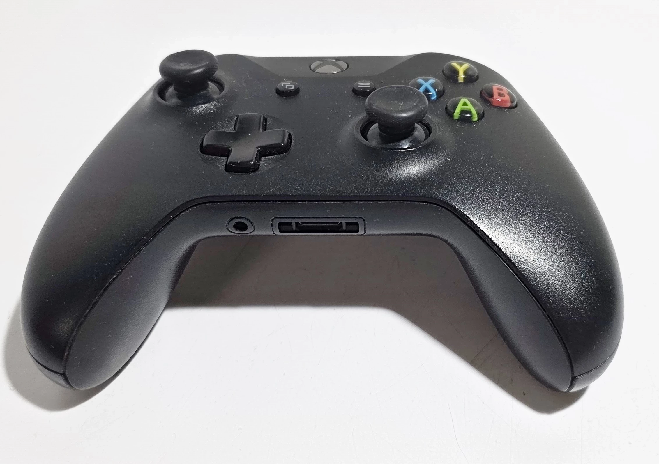 konsola-xbox-one-x-1t-m1787-waga-produktu-381