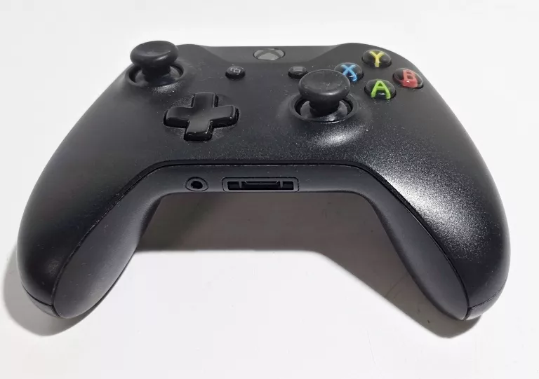 konsola-xbox-one-x-1t-m1787-waga-produktu-381