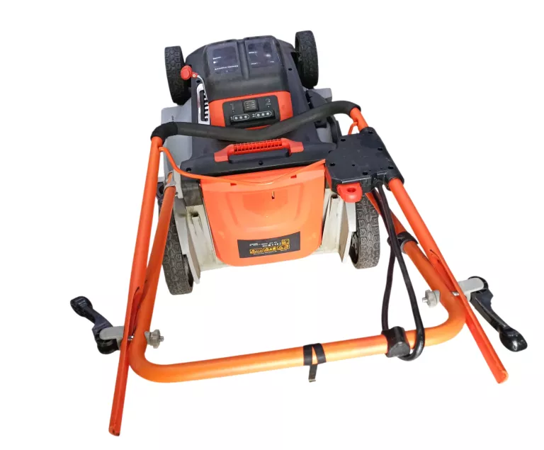 KOSIARKA AKUMULATOROWA BLACK DECKER CLM5448PC