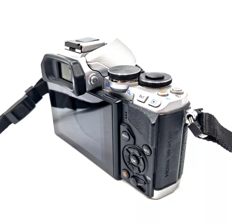 aparat-fotograficzny-olympus-om-d-e-m10-stabilizacja-14349-1