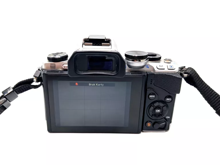 aparat-fotograficzny-olympus-om-d-e-m10-w-zestawie-814-1