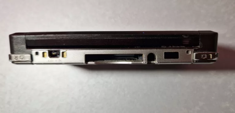 KONSOLA NINTENDO 3DS ŁAD + 2 GRY