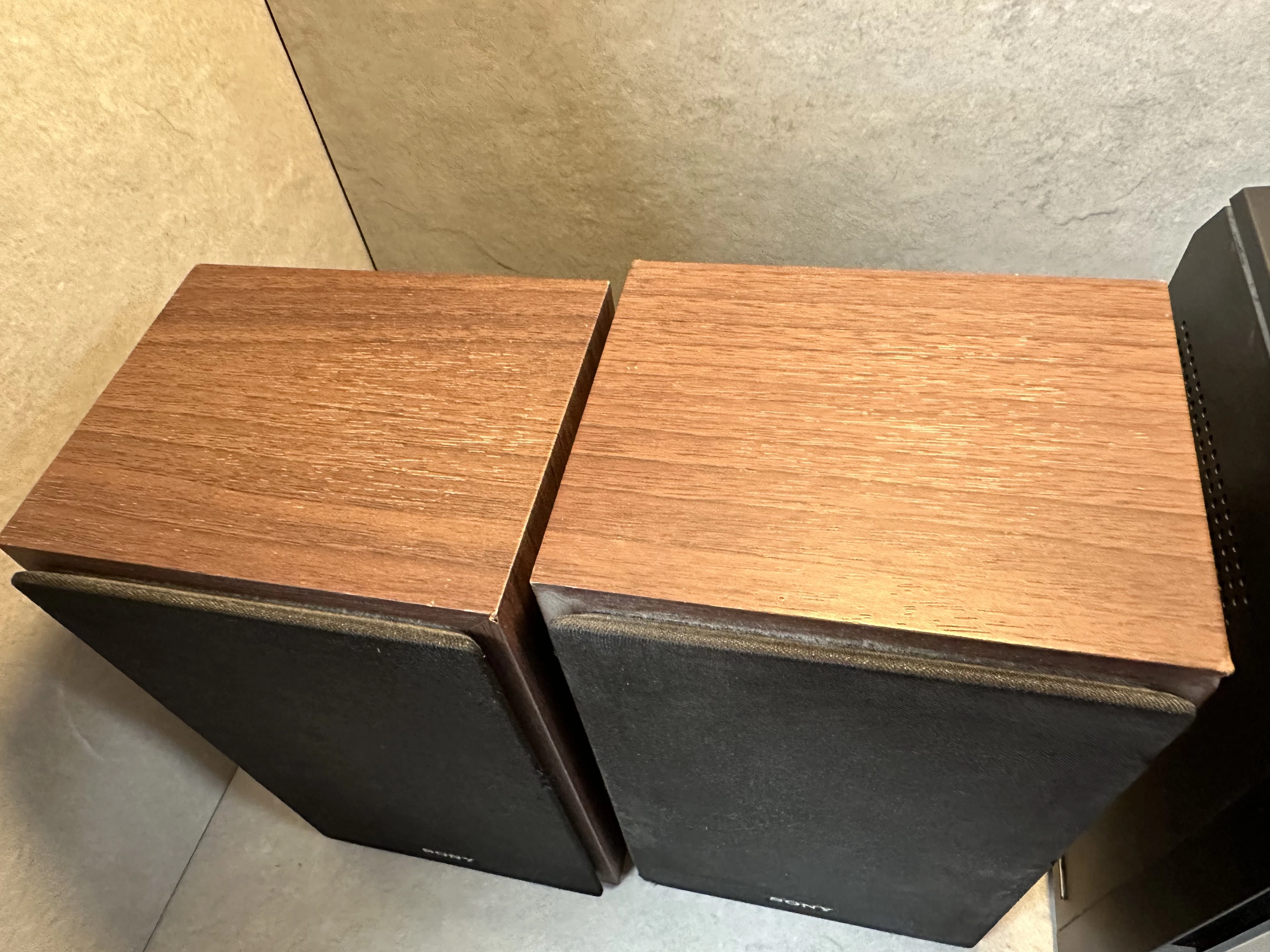 wieza-stereo-sony-hcd-fx200-2-glosniki-rodzaj-odtwarzanych-nosnikow-226238-1