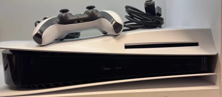 KONSOLA PLAYSTATION 5, PAD, KABLE