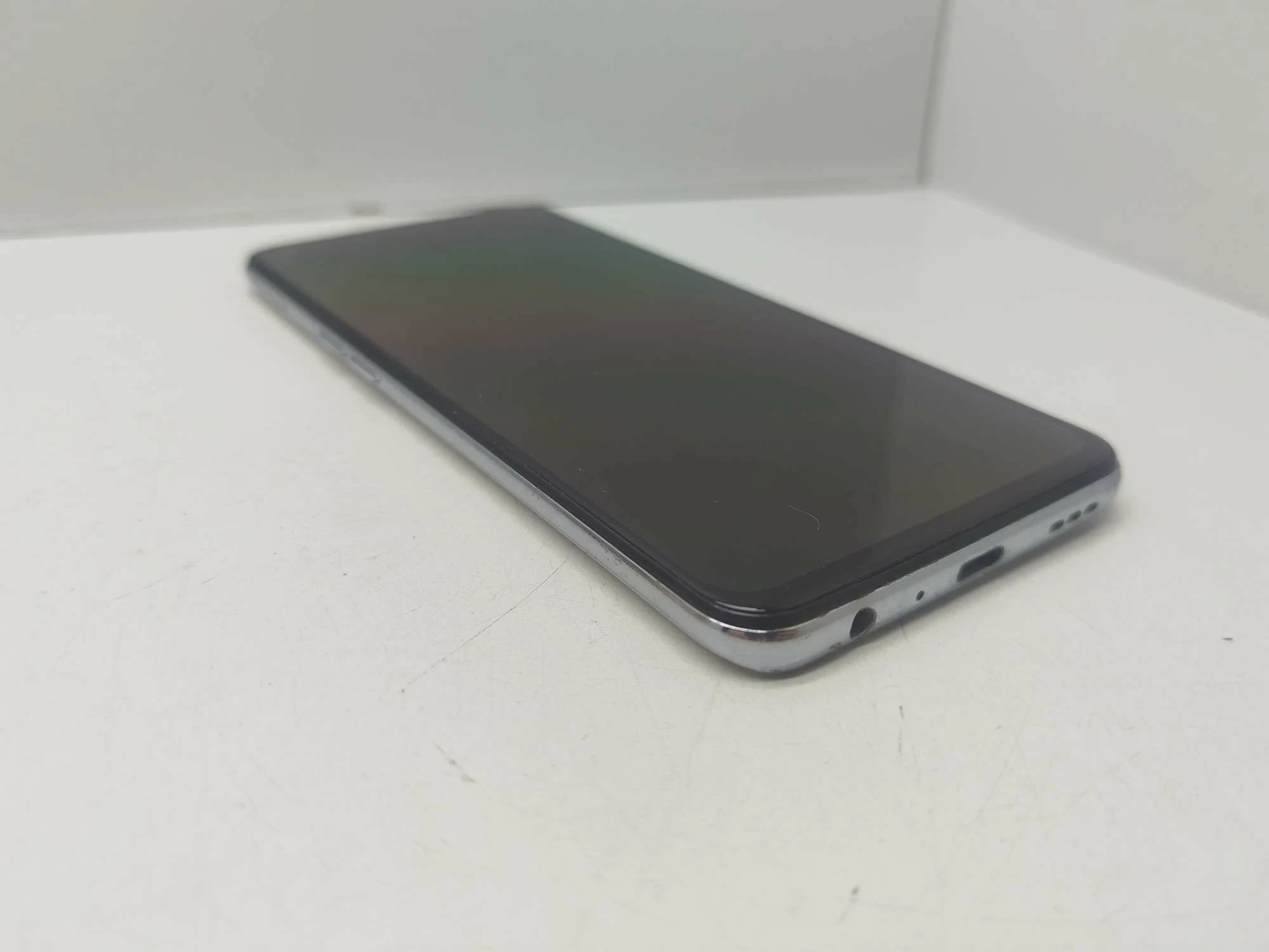 telefon-realme-gt-master-edition-2568-stan-11323-2