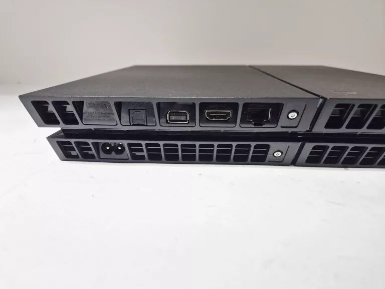 KONSOLA PLAYSTATION 4  500GB  CUH-1216A PAD 5X GRA