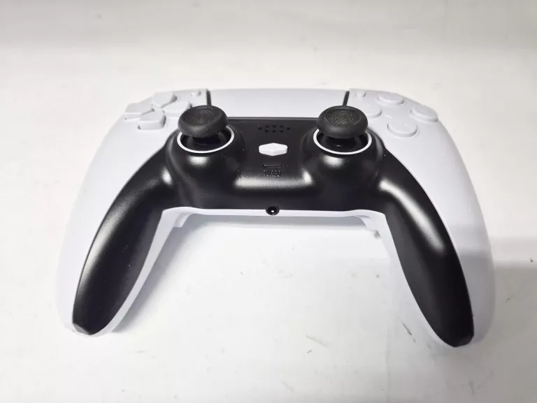 KONSOLA PLAYSTATION 4  500GB  CUH-1216A PAD 5X GRA