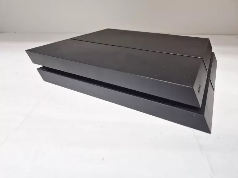 KONSOLA PLAYSTATION 4  500GB  CUH-1216A PAD 5X GRA