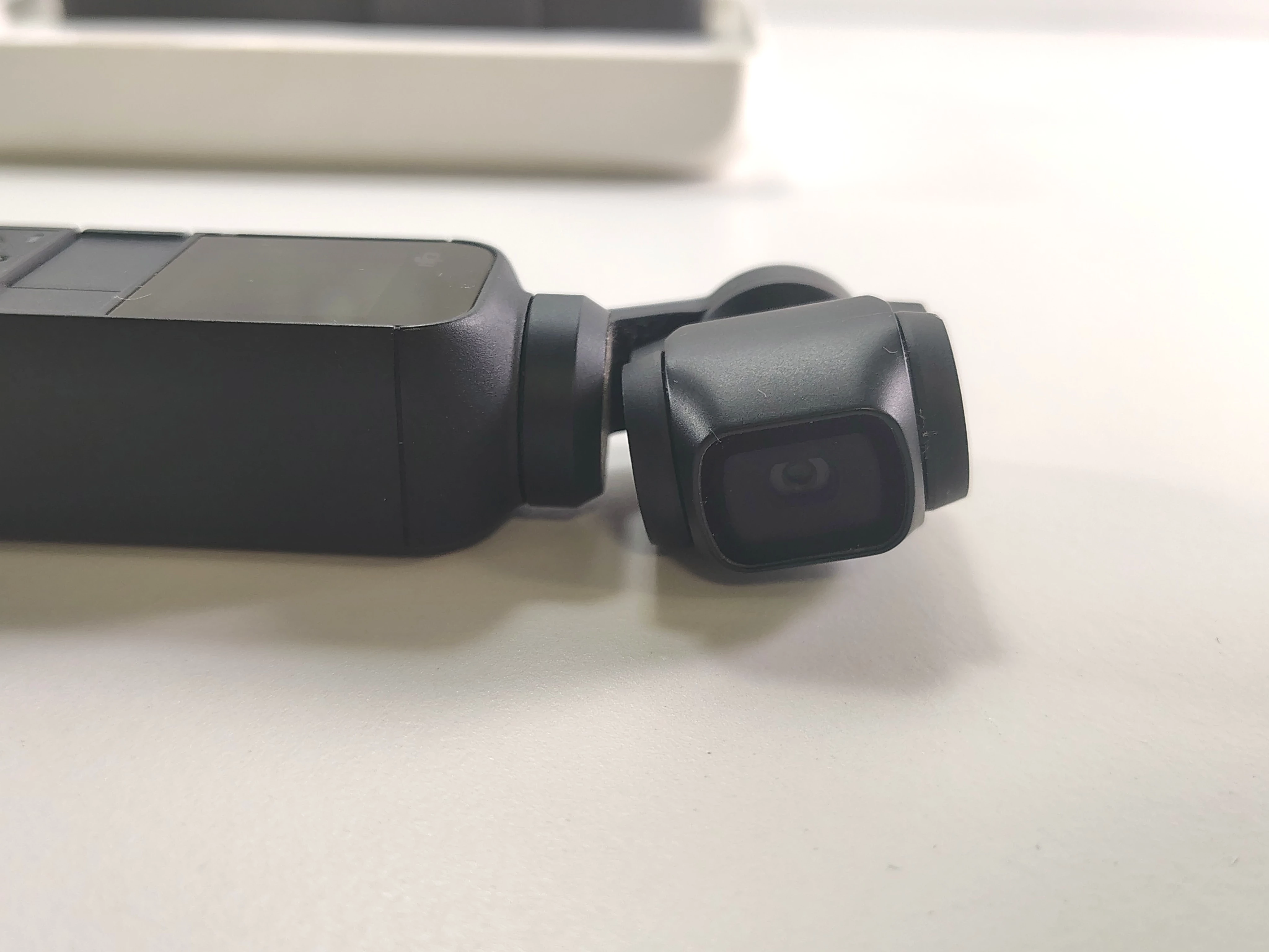 kamera-sportowa-dji-osmo-pocket-ot110-akcesoria-rozdzielczosc-1200