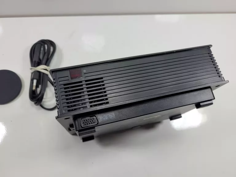 hykker-projektor-vision-130-czarny-jasnosc-lampy-ansi-110