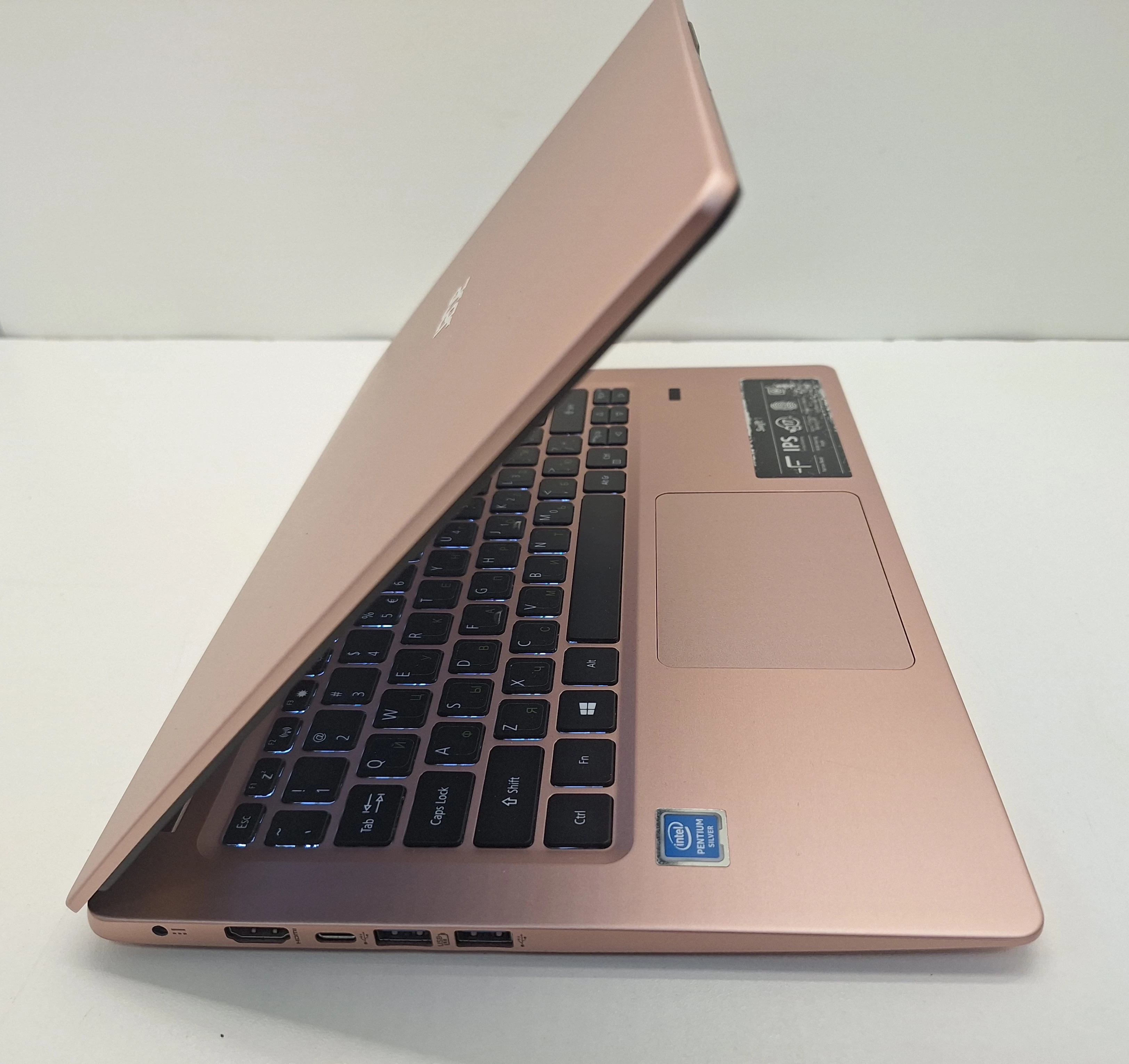 rozowy-laptop-acer-swift-1-sf114-32-n5000-4gb-128gb-ssd-opis-stan-11323-2