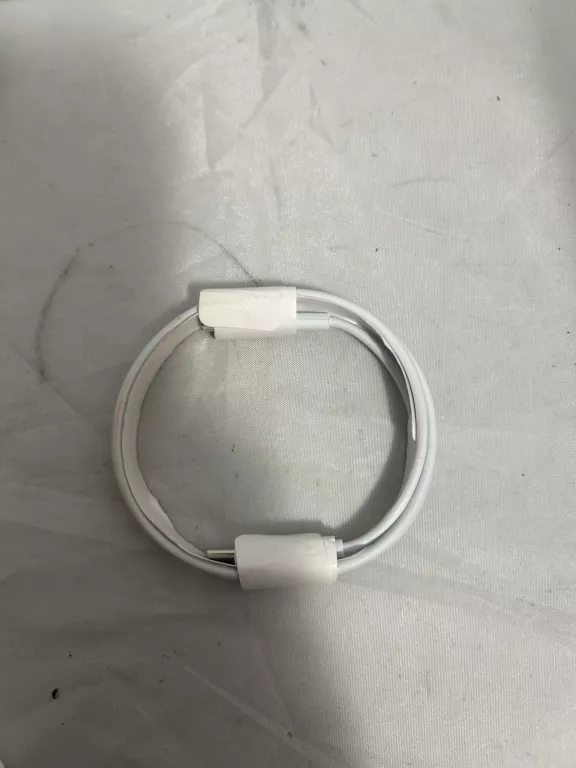 APPLE AIRPODS 2 PRO PUDEŁKO + ŁADOWARKA