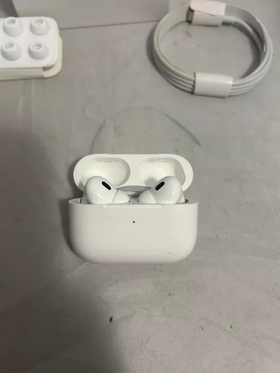 APPLE AIRPODS 2 PRO PUDEŁKO + ŁADOWARKA