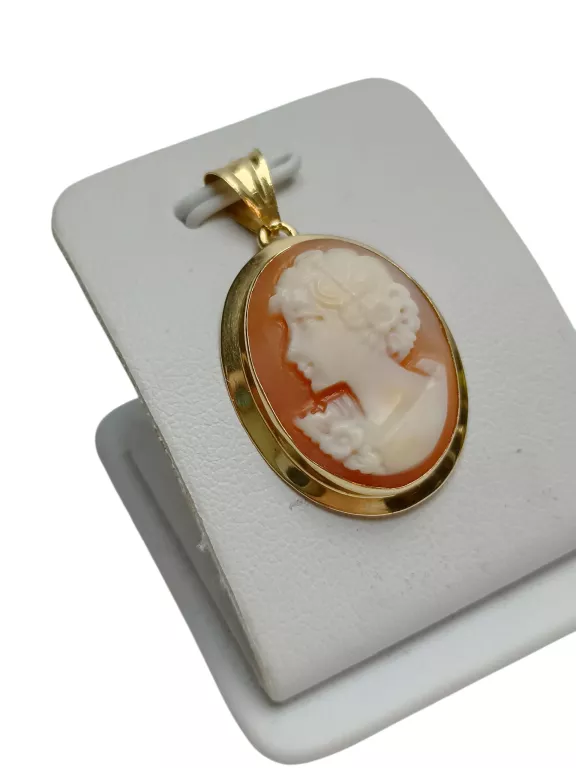 PIĘKNA ZŁOTA ZAWIESZKA (750P; 2,92G)