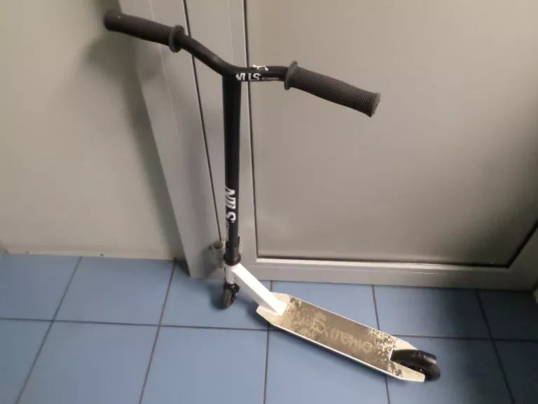 HULAJNOGA WYCZYNOWA NILS EXTREME